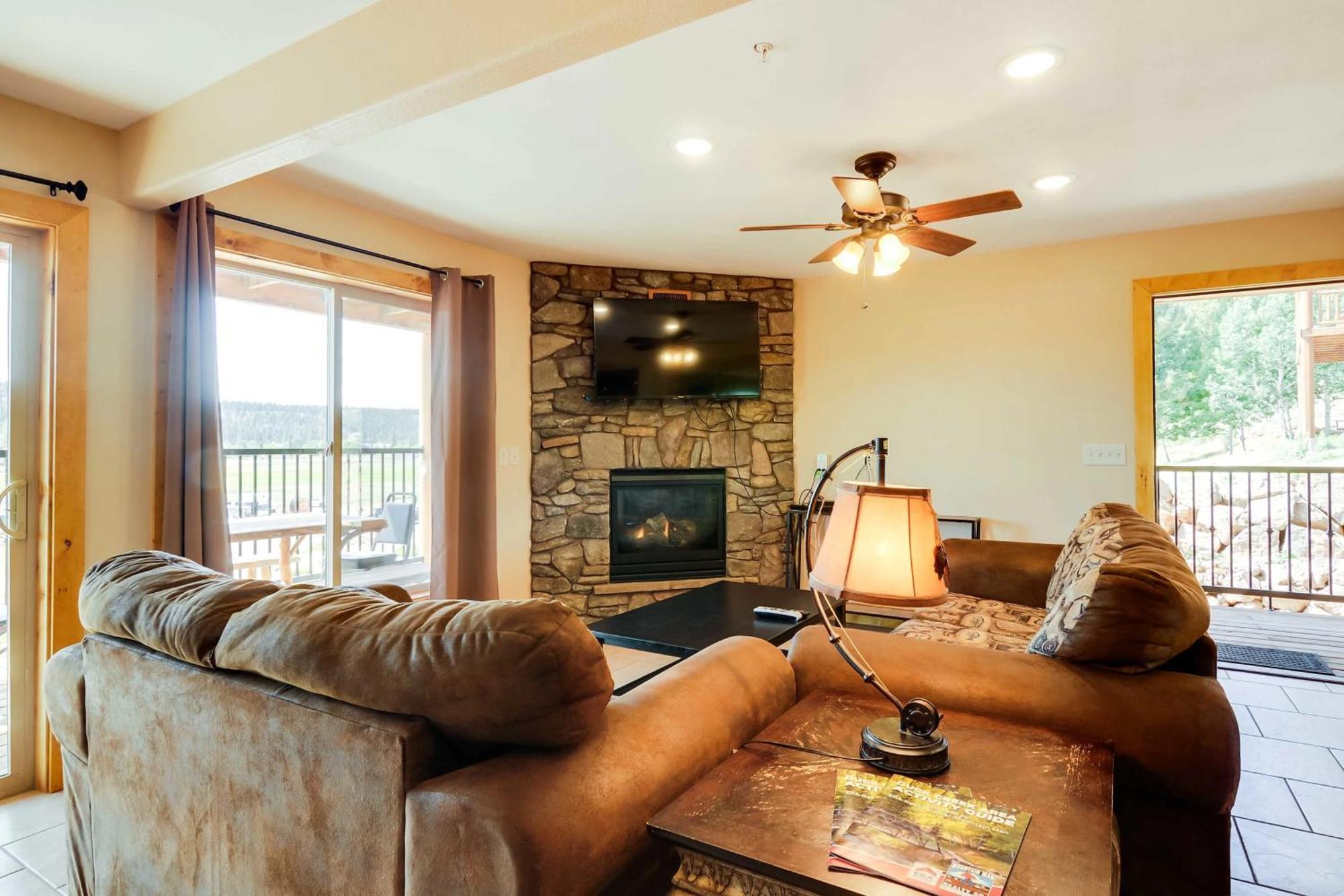 The Lodge At Duck Creek Duck Creek Village Bagian luar foto