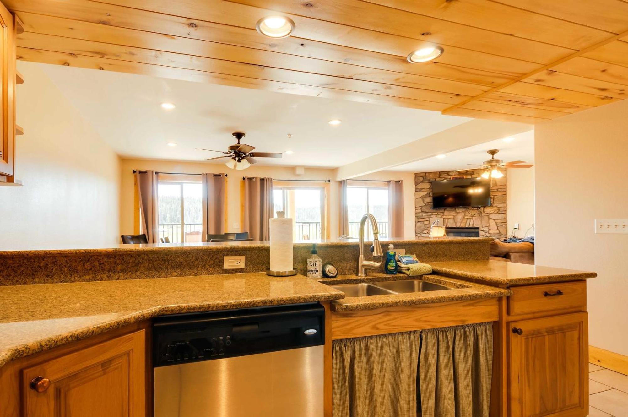 The Lodge At Duck Creek Duck Creek Village Bagian luar foto